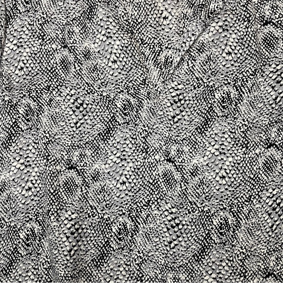 JOIE SILK BLOUSE (M) - Picture 2 of 3